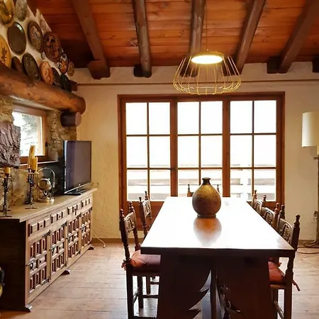 Casa De La Font De Dalt Holiday home Queralbs